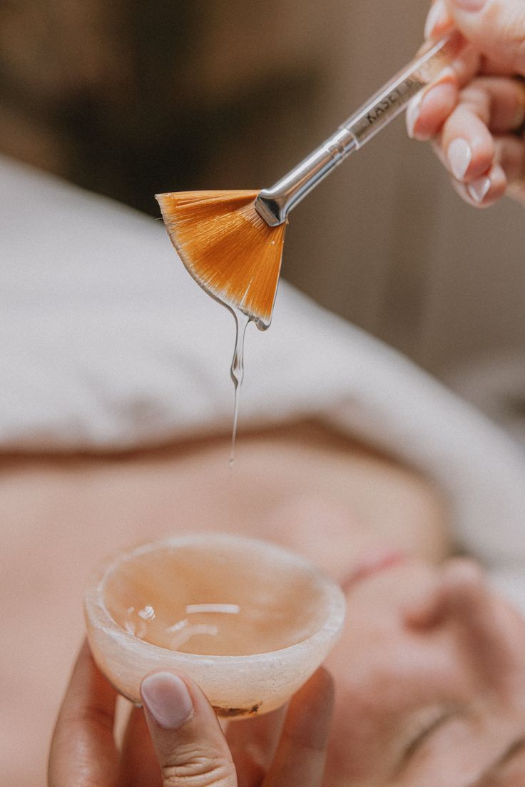 Gesichts - Behandlungen (Facials & Peelings) - LEVEL5 AESTHETICS